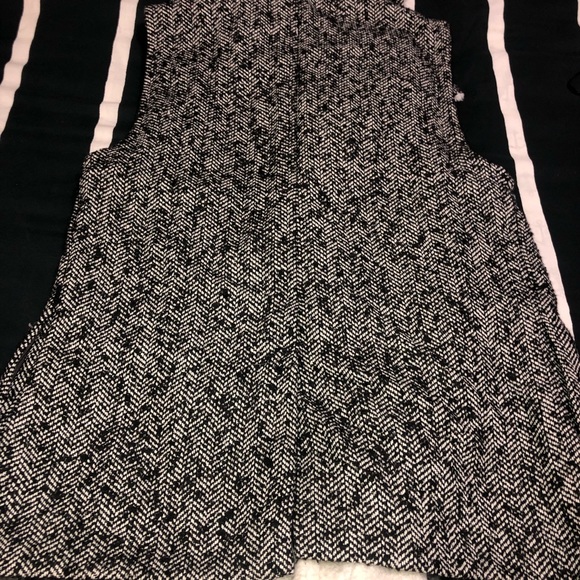 💙 𝟻/$𝟸𝟻 💙 Active USA Jacket with no sleeves - Picture 8 of 12